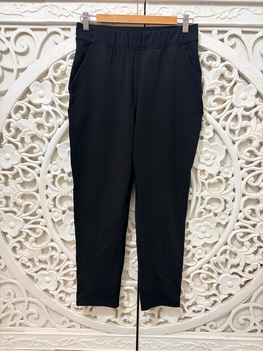 The Group by Babaton Weekender Pant Black High Rise Jogger Small
